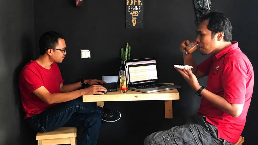 Dineflow.id: Restoran Booking via WhatsApp dengan Backoffice yang Mudah